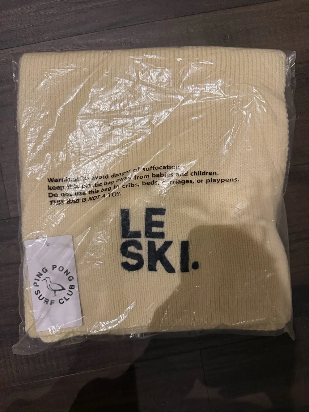 NWT Le Surf. Le Ski Scarf